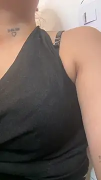 LunaBaker-1 online show from March 5, 5:47 am