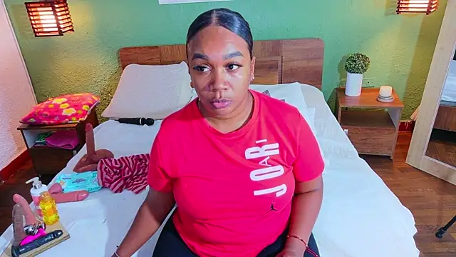 dannaahbrown online show from April 17, 11:30 pm