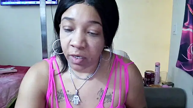 Snapshot of YasmineMinaj chatting on November 14, 3:22 pm YasmineMinaj online show from November 14, 3:22 pm