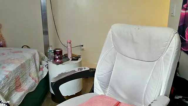 Snapshot of YasmineMinaj chatting on November 23, 2:11 am YasmineMinaj online show from November 23, 2:11 am