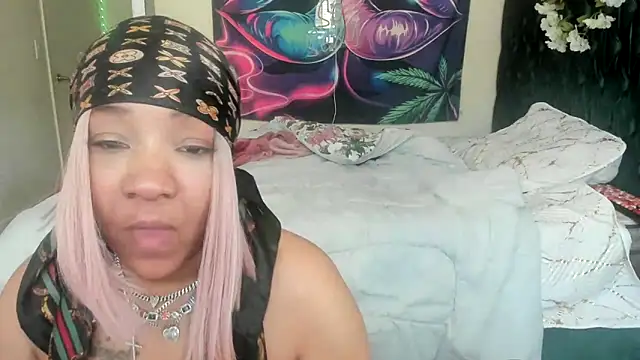 YasmineMinaj online show from April 14, 12:22 pm