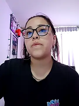 Snapshot of persefone_core chatting on November 9, 4:27 pm persefone core online show from November 9, 4:27 pm