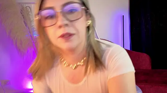 Isabella lt online show from March 26, 10:21 am