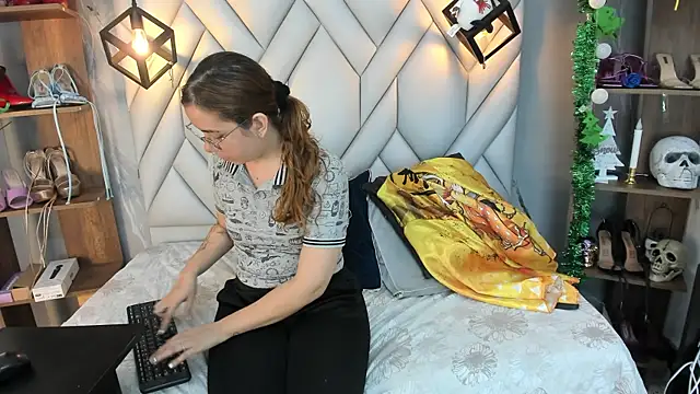 SakuraLee  online show from January 4, 7:44 pm