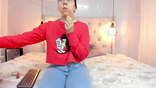 SakuraLee  online show from December 2, 1:50 pm