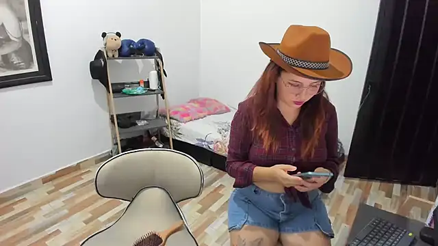  girls on fire  online show from January 30, 11:13 pm