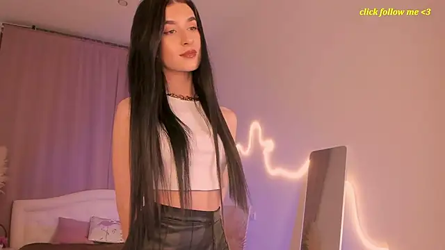 LauraCoy online show from July 5, 9:11 pm