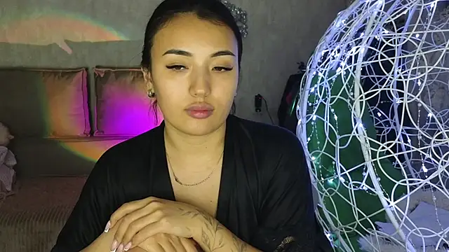 Snapshot of lily__foster chatting on November 18, 8:57 pm lily foster online show from November 18, 8:57 pm