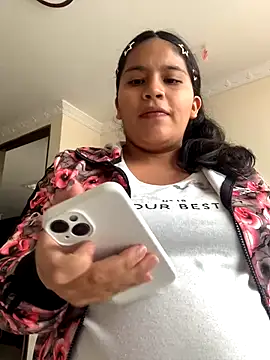 moncerrat luna online show from October 8, 9:12 pm