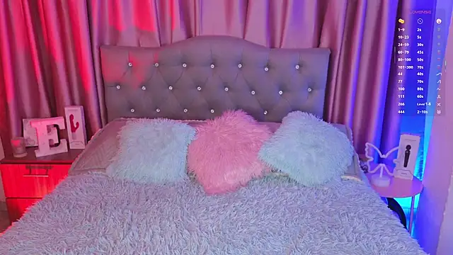 Emiily Scott1 online show from May 30, 1:46 am