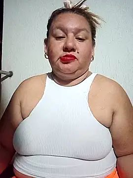 Snapshot of HORNY_MATURE25 chatting on January 26, 1:52 am HORNY MATURE25 online show from January 26, 1:52 am