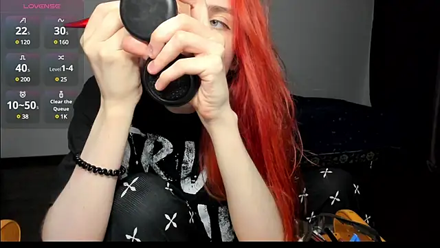 Snapshot of KitsuneRem chatting on January 11, 8:10 pm KitsuneRem online show from January 11, 8:10 pm