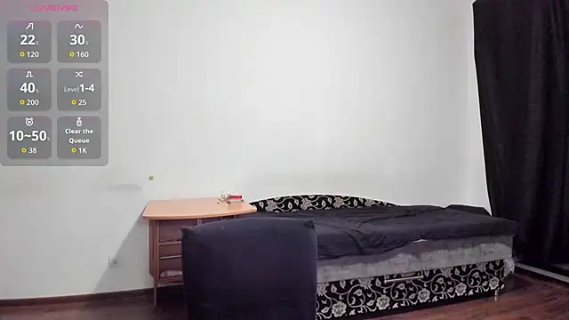 Snapshot of KitsuneRem chatting on September 18, 7:49 pm KitsuneRem online show from September 18, 7:49 pm