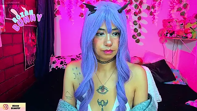 Roxanbunny1 online show from July 18, 3:33 am