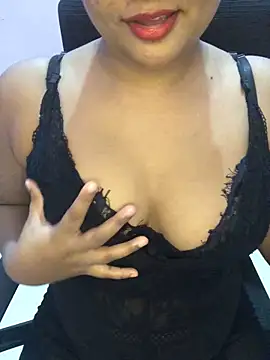 Snapshot of Rose_Olivia chatting on May 18, 4:02 pm Rose Olivia online show from May 18, 4:02 pm