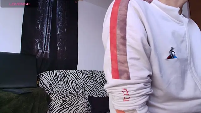 kisstarxxx online show from December 18, 8:59 pm