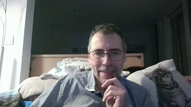 ptitcanard60600 online show from April 7, 9:37 pm