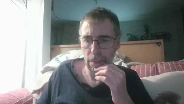 ptitcanard60600 online show from April 26, 9:45 pm