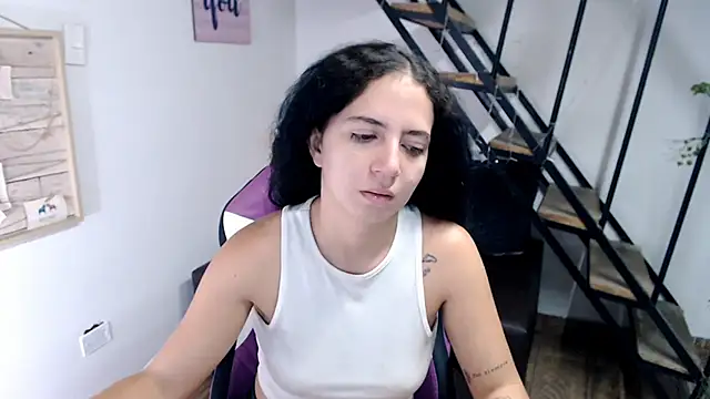 samantha baby  online show from December 5, 7:10 pm