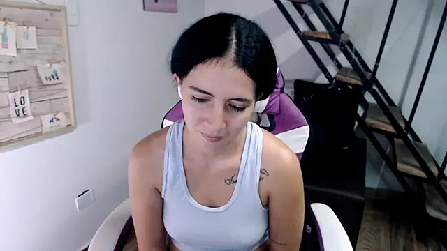 samantha baby  online show from January 7, 7:49 pm