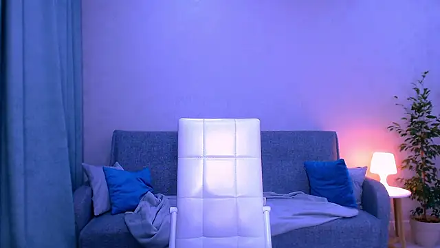 Snapshot of LesleySweet chatting on February 19, 6:48 pm LesleySweet online show from February 19, 6:48 pm