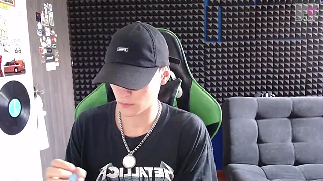 Curly Angel24 online show from December 14, 10:03 pm