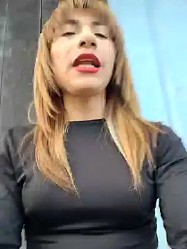 Snapshot of Evehampy chatting on December 18, 10:02 pm Evehampy online show from December 18, 10:02 pm