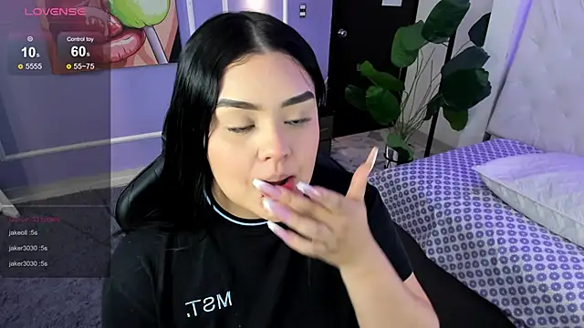 martinasaez online show from November 29, 8:45 pm