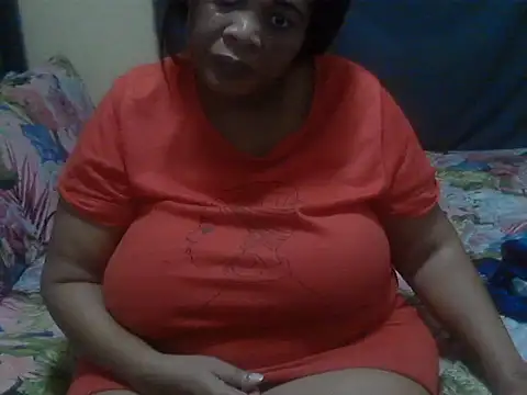 Snapshot of BLACKMILF4U chatting on April 20, 4:54 pm BLACKMILF4U online show from April 20, 4:54 pm