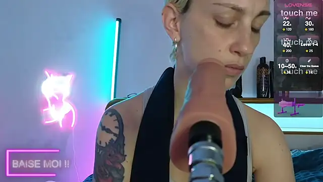 Liza Rosa online show from February 25, 2:00 pm