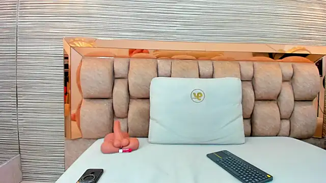 maryy campbell  online show from September 23, 7:50 pm