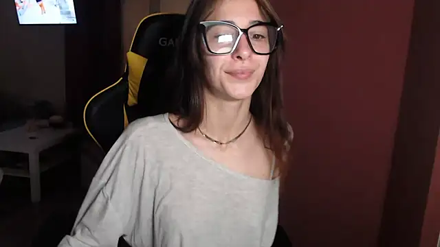 Snapshot of Sofiasweetsecret chatting on April 4, 2:54 am Sofiasweetsecret online show from April 4, 2:54 am