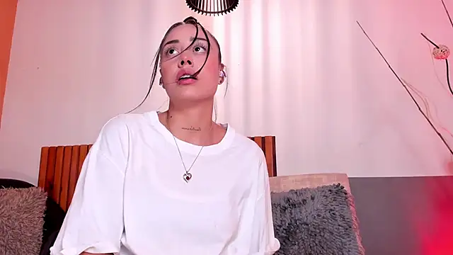 NoraDasilva online show from March 10, 12:26 am