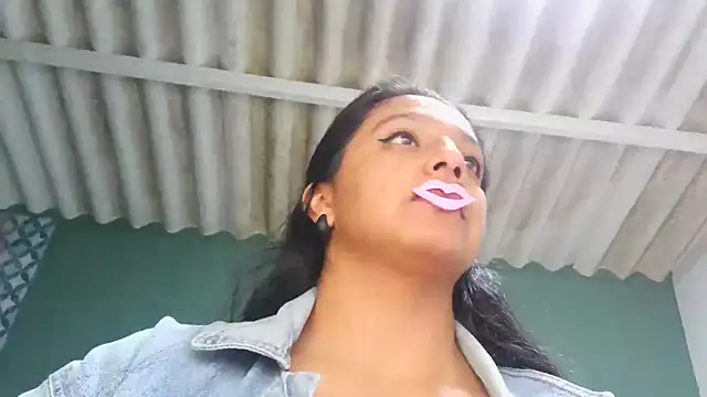 almaswan1 online show from October 7, 5:43 pm