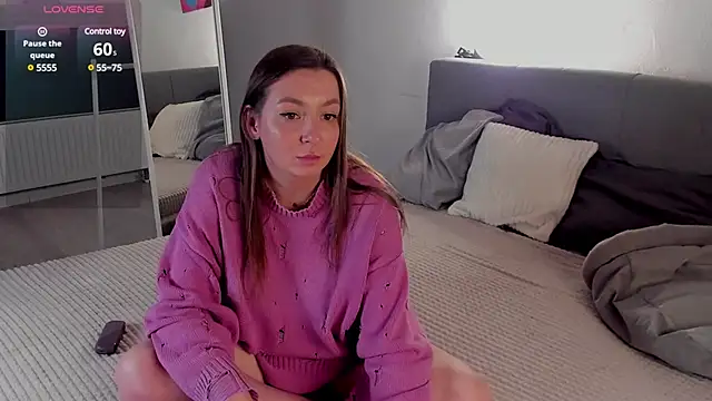 Snapshot of LirikaXox chatting on February 24, 7:52 pm LirikaXox online show from February 24, 7:52 pm