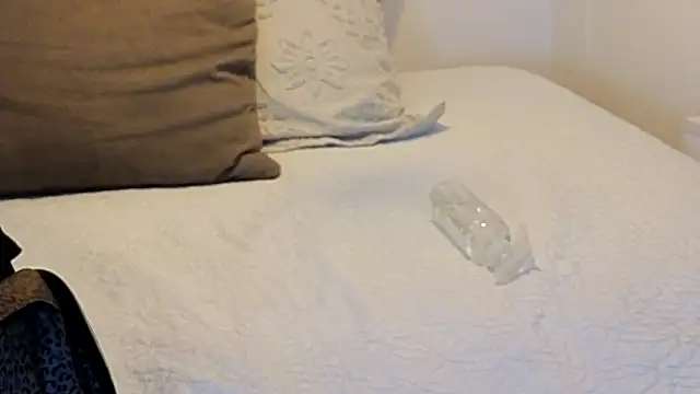 Snapshot of KeryHillson chatting on February 12, 12:11 pm KeryHillson online show from February 12, 12:11 pm