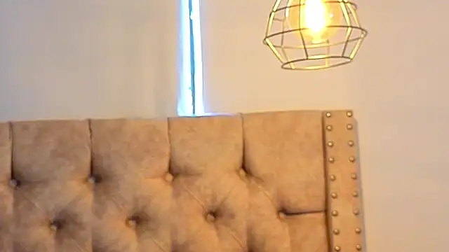 Snapshot of KeryHillson chatting on February 28, 2:18 pm KeryHillson online show from February 28, 2:18 pm