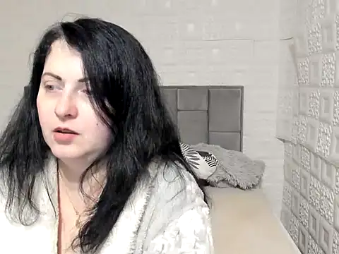 Lillian2 online show from February 16, 10:10 am