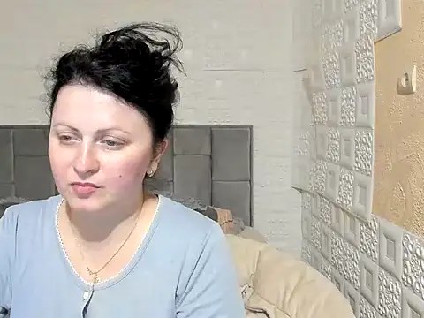 Lillian2 online show from March 14, 6:39 pm