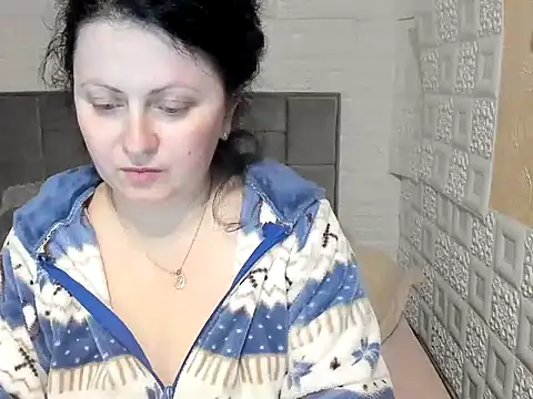 Lillian2 online show from March 14, 10:05 pm