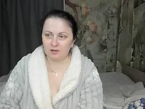 Lillian2 online show from April 13, 8:03 pm