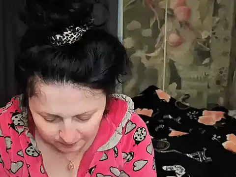 Lillian2 online show from June 18, 12:53 pm