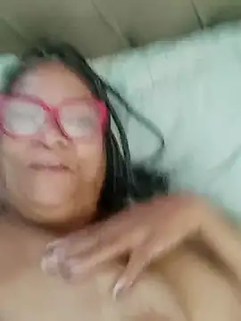 Snapshot of Delicy1 chatting on February 6, 11:32 am Delicy1 online show from February 6, 11:32 am