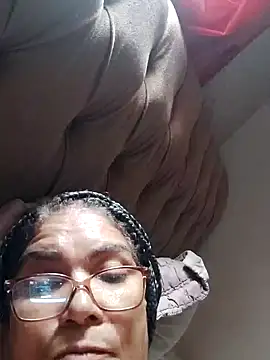 Snapshot of Delicy1 chatting on February 9, 2:40 pm Delicy1 online show from February 9, 2:40 pm