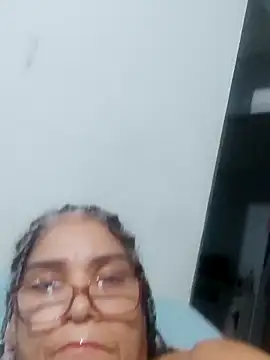 Snapshot of Delicy1 chatting on February 13, 10:54 pm Delicy1 online show from February 13, 10:54 pm