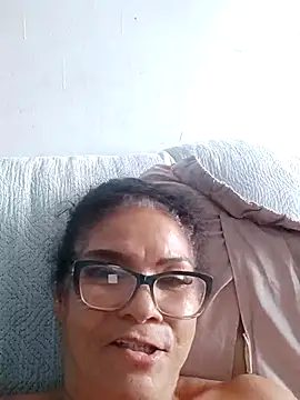 Snapshot of Delicy1 chatting on December 14, 12:21 pm Delicy1 online show from December 14, 12:21 pm