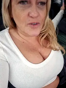 Isabellaa04 online show from December 21, 1:07 pm