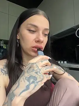 Queen of pain online show from May 31, 8:10 am