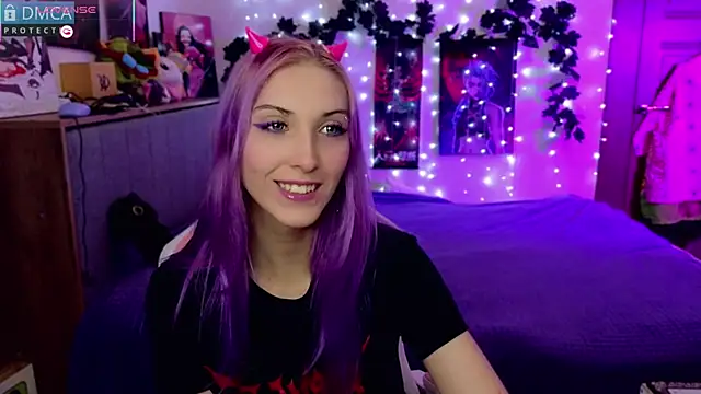 Violet Noir online show from January 21, 7:15 am