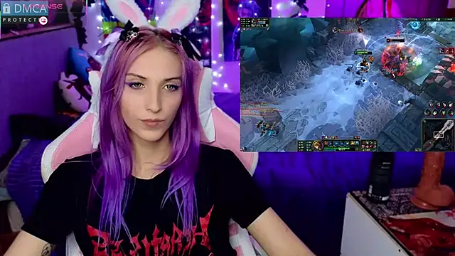 Violet Noir online show from January 22, 10:40 am